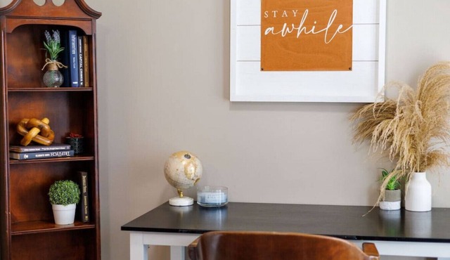 Governor`s Getaway| Cozy 2 BR Near DT & Hospital