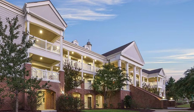 Governor's Green 3Bed/2Bath Deluxe Unit!