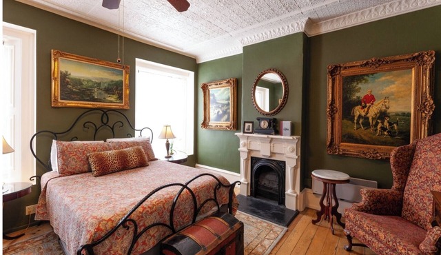 Governors Room - Historic Hotel Room
