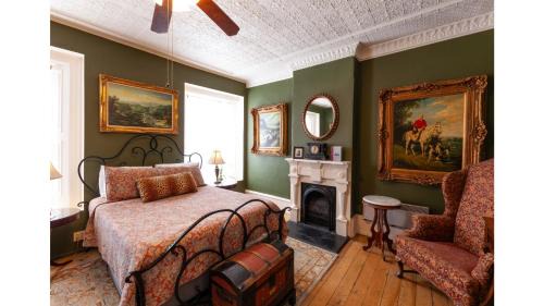 Governors Room - Historic Hotel Room