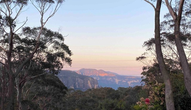 Govetts Leap lookout cottage with sauna