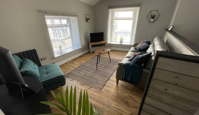 Gower Place Heart of Mumbles | Sleeps 2 | Near Beach | Oystermouth Castle | Wifi