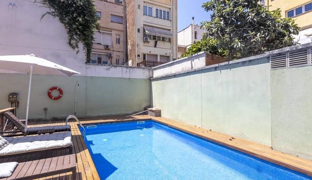 Gràcia: Private Terrace & Pool, sleeps 6