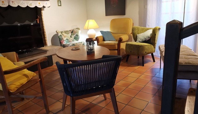 Grand Gite Nature, Idéal en Famille Entre Amis, 6 ch Piscine, Jardin, 12/14 p