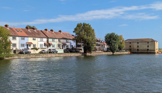 Grace Cottage - Emsworth - a cottage that sleeps 6 guests in 3 bedrooms