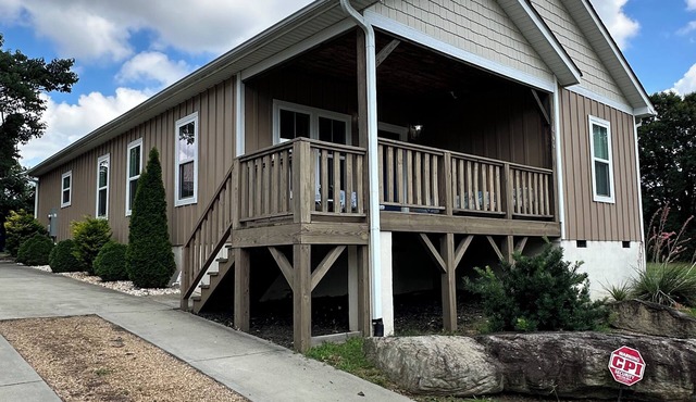 Grace Delani Getaway. Charming 3 bedroom home located in Gastonia, NC.