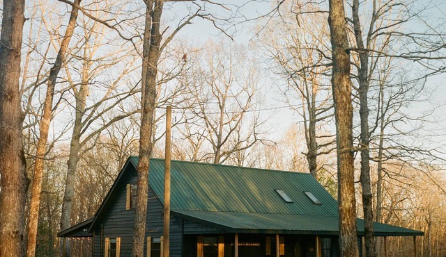 Grace Farmhouse-12 ac, hot tub, fire pit