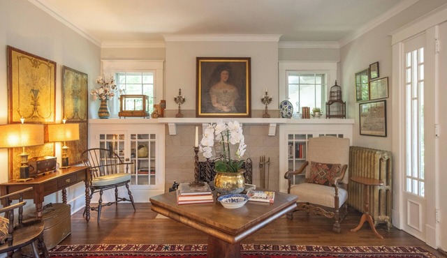 Graceful Central Gardens Home