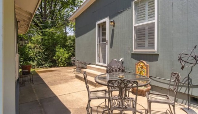 Graceful Central Gardens Home