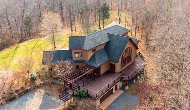 Graceland - A Magnificent Estate on 14 Acres