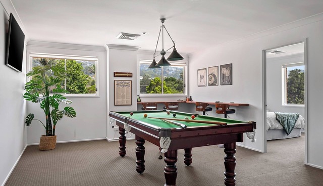 "Graceland" – Stone’s Throw from the Beach