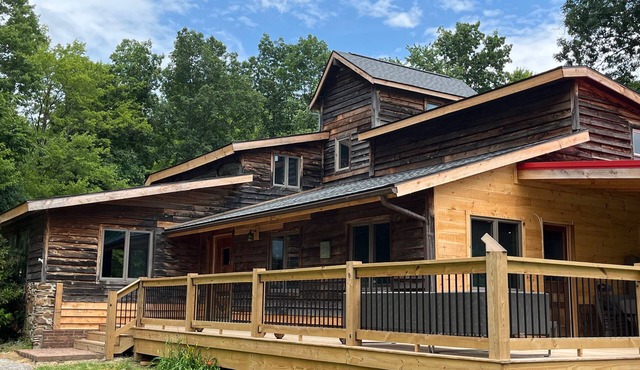 Gracious countryside retreat NE of Pittsburgh at Artist’s Cabin
