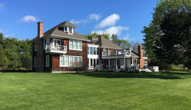 Gracious Mini-Estate 5 mins Westhampton
