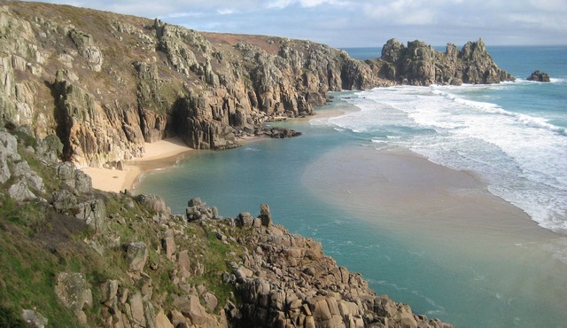 Grade 2 Listed Barn Conversion on quiet country lane
