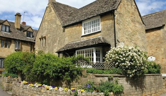 Grade II Listed Cotswolds Self Catering Accommodation. VisitEngland 4*