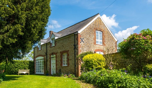 Grade II Listed Coach House Near the Cotswolds & Oxford