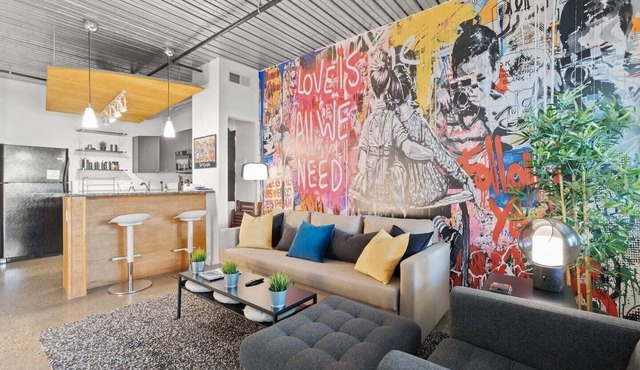 Graffiti Art Haus - Walk to Central Bank Arena