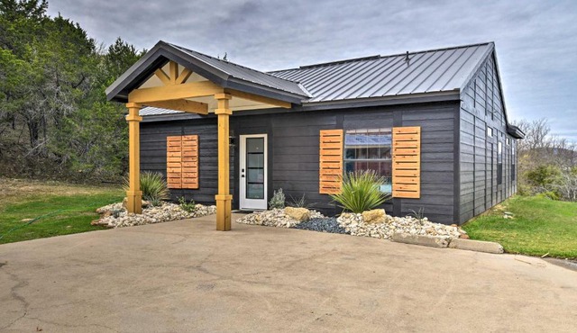 Graford Cabin with Rooftop Deck and Lake Views!