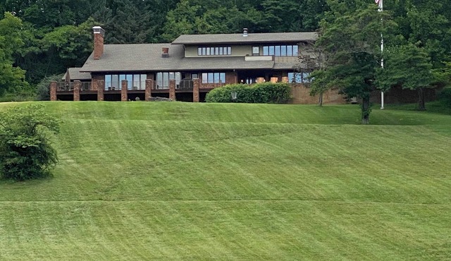 Grafton Getaway @ Overlook Lodge - an 8,000 sq foot home on 33 acres & sleeps 35