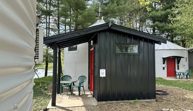 Grain Bin Cottage 10
