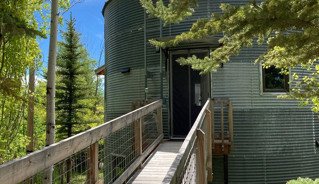 Grain Bin House in the Heart of Philipsburg