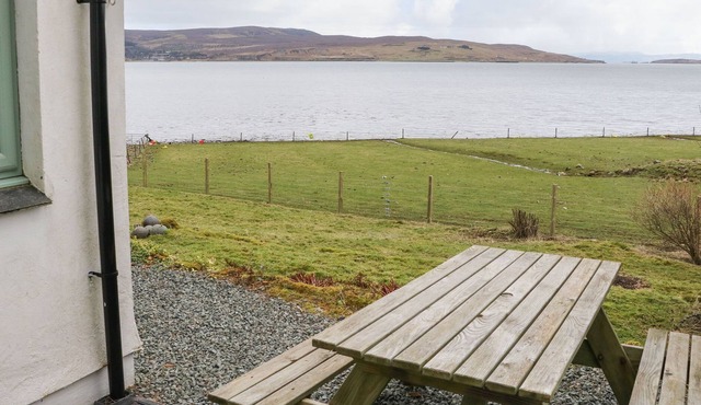 GRAMARYE COTTAGE, character holiday cottage in Portree