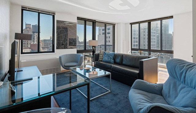 Gramercy Park 1 Bedroom with Private Balcony