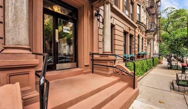 Gramercy Park Newly Renovated Spacious 2BR/2BA