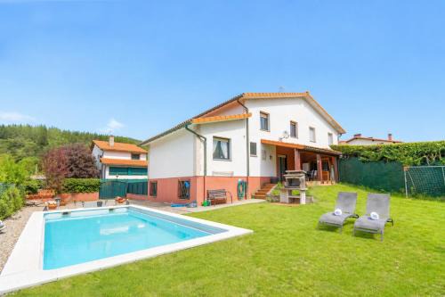 Gran casa de campo ideal para familias en Navarra