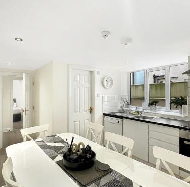 Granada Apartments Queen's Promenade