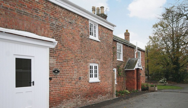 Granary Cottage - E5626