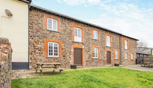 Granary Cottage - E5634