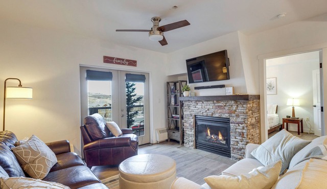 Granby Ranch Condo w/Mtn-View: Trails & Hot-Tub!