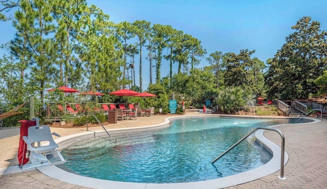 Grand 2-Bath Suite w/Balcony: Enjoy Private Beach Access & On-Site Arcade
