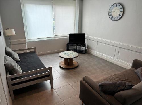 Grand 2 pièces proche quai de l'Isère