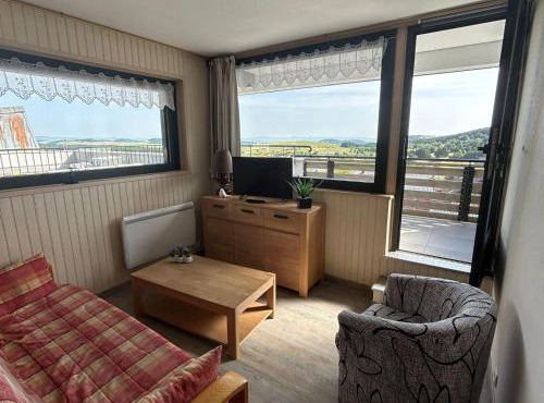 Grand 3 pièces avec vue sur pistes et lac à Besse - FR-1-814-129