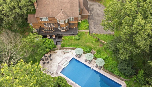 Grand 9BR Retreat w/Pool & Hot Tub