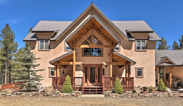 Grand Angel Fire Retreat w/Hot Tub & Fire Pit!