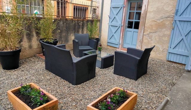 Grand Appartement Avec Cour, Idéal Pour les Familles. Animaux Acceptés !