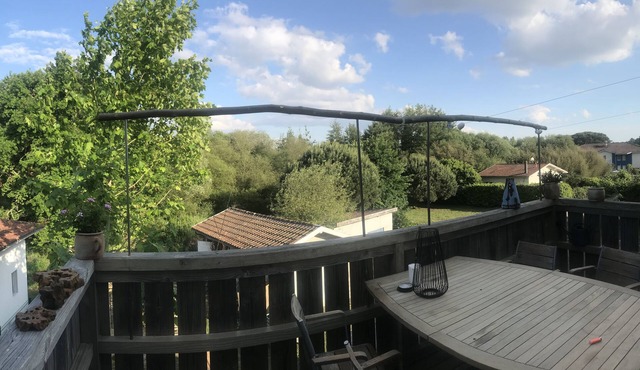 Grand Appartement Centre Ville Avec Belle Terrasse. Plages et Commerces à Pied