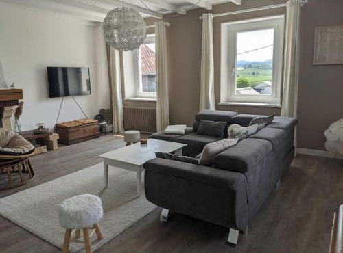 GRAND APPARTEMENT COSY DANS MAISON DE CAMPAGNE