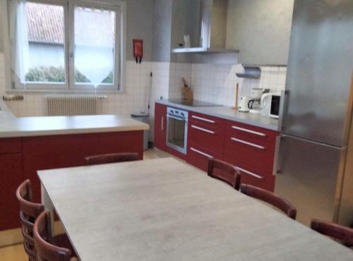 Grand appartement de 4 Chambres moderne et lumineux, entièrement meublé