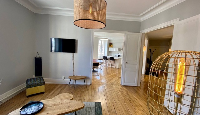 Grand Appartement DE Caractere A Moulins