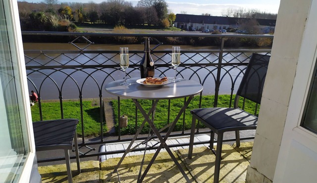 Grand Appartement de Charme sur la Rivière