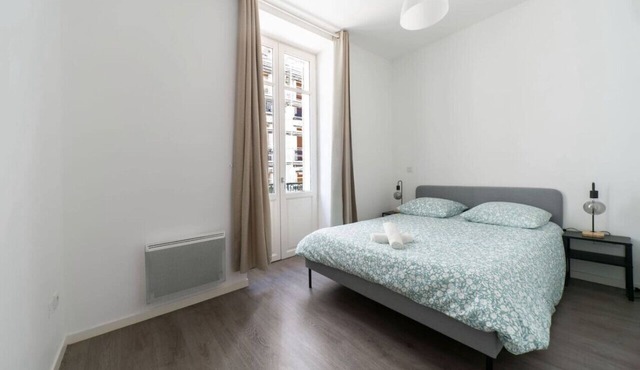 Grand appartement design, 3 chambres, centre ville