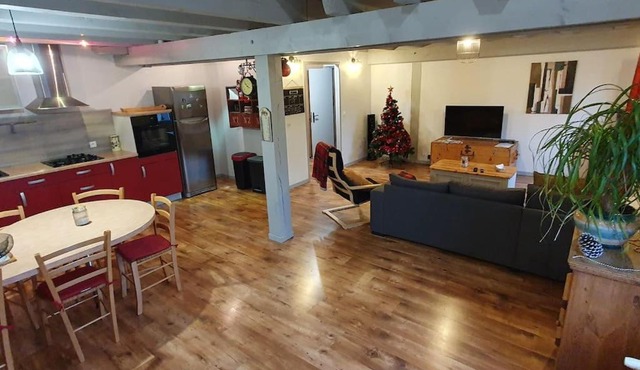 Grand appartement neuf avec parking gratuit.