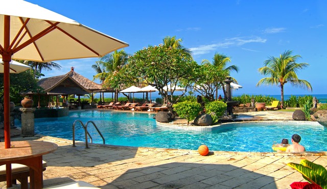 Grand Balisani Suites Hotel