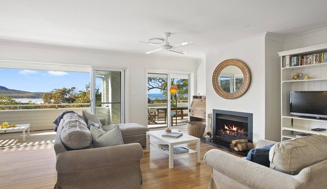 Grand Beachviews at Killcare - pet friendly and AC