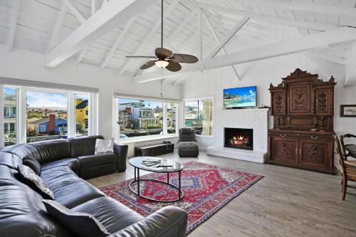 Grand Canal Getaway - Balboa Island