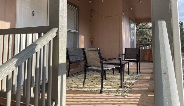 Grand Canyon Bungalow 1 Mile to Grand Canyon South Rim Entrance in Tusayan.